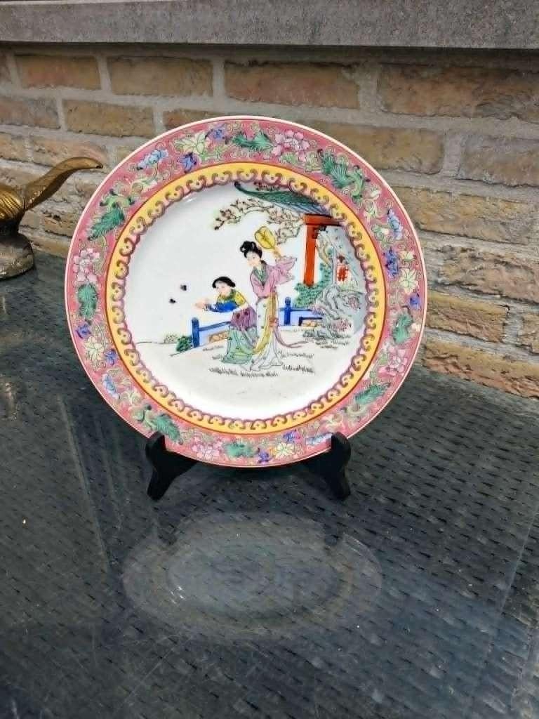 bord in staander oud - bieden, Antiek en Kunst, Antiek | Keramiek en Aardewerk, Ophalen