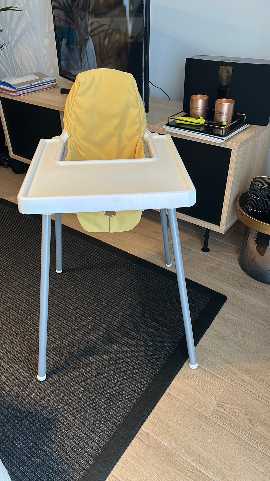 Chaise bebe Ikea avec coussin, Enfants & Bébés, Enlèvement, Comme neuf