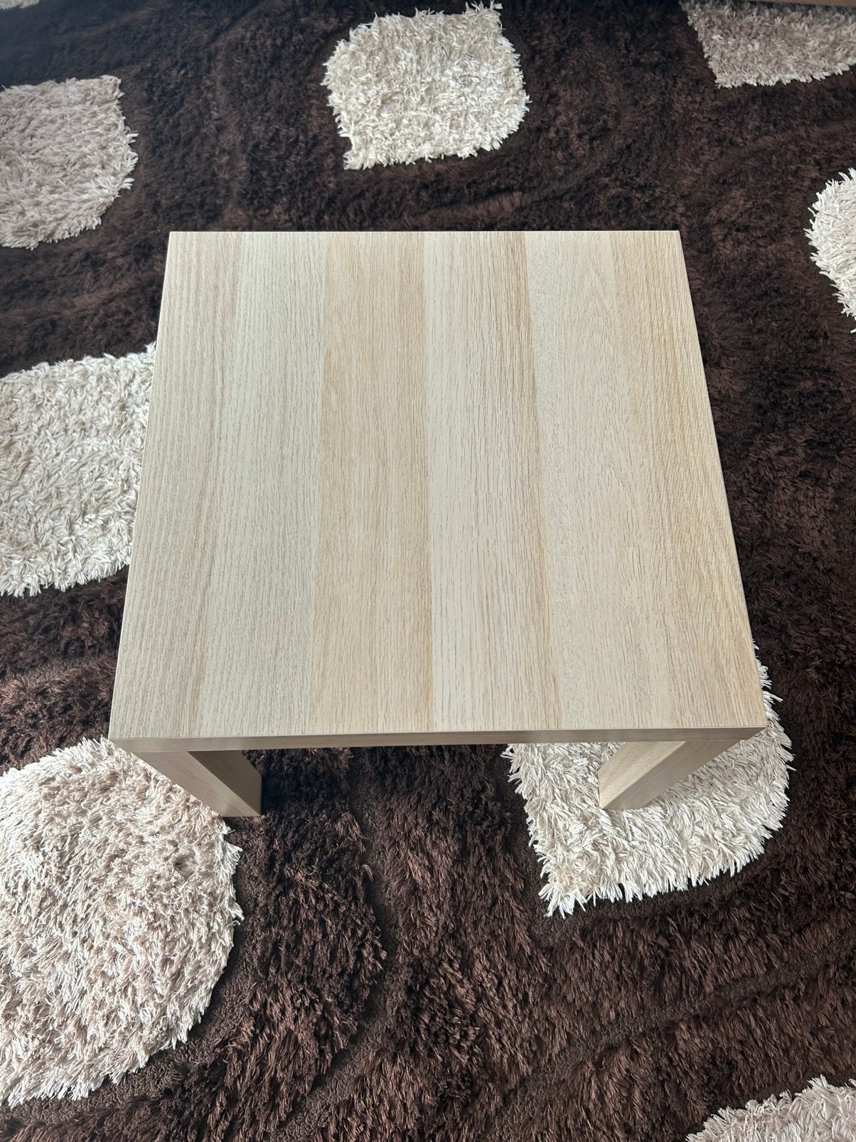 Nieuwe IKEA-tafel, Huis en Inrichting, Ophalen, Nieuw, 50 tot 75 cm