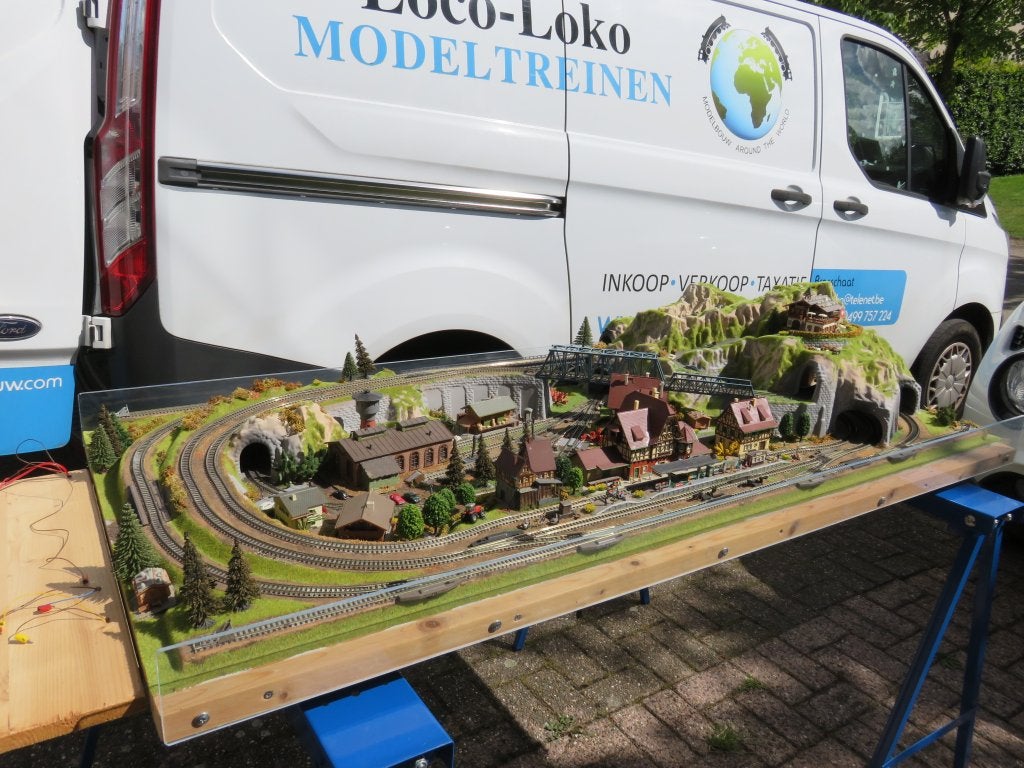 Noch 83870 N - Diorama Staufen 140 x 69 cm ca. 27 cm hoog, Hobby & Loisirs créatifs, Trains miniatures | Échelle N, Arnold, Enlèvement