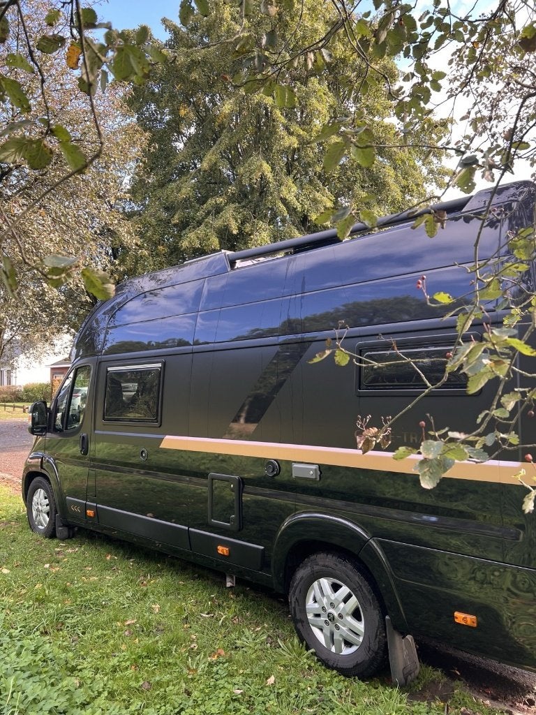 Globe-Traveller Voyager Z - 1e eigenaar - 38.000 km, Caravans en Kamperen, Overige merken, Buscamper of Camperbus, Buitenlamp