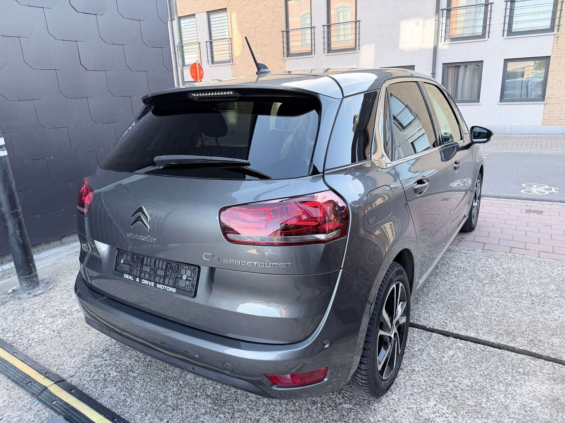 Citroen C4 SpaceTourer 1.2 I EDITION FEEL AUTOMAAT | CAR PLA, Auto's, Automaat, Dealer onderhouden, Stof, Gebruikt