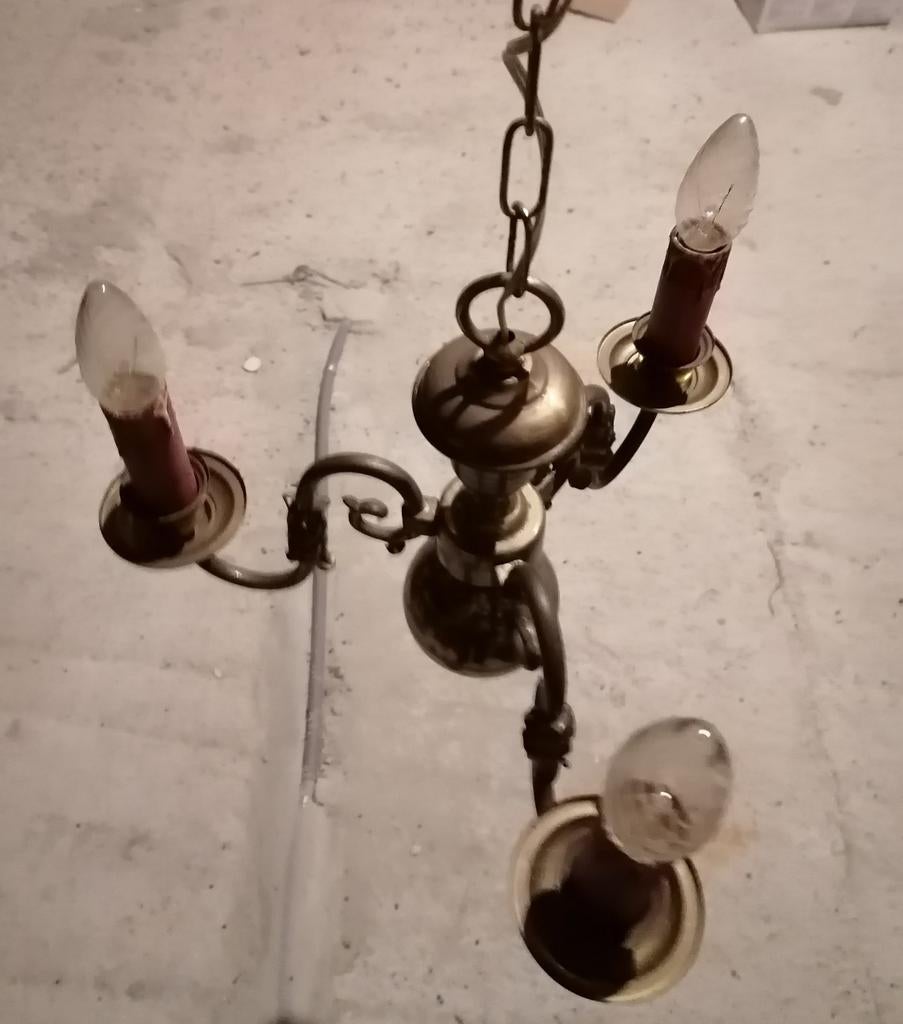 Lustre ancien, Enlèvement, Utilisé