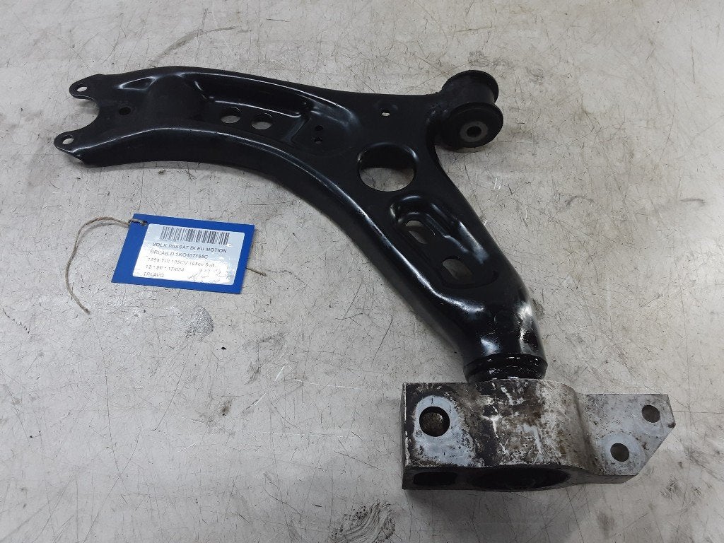 BRAS DE SUSPENSION AVANT GAUCHE (TRIANGLE) (1K0407165C), Utilisé, Volkswagen