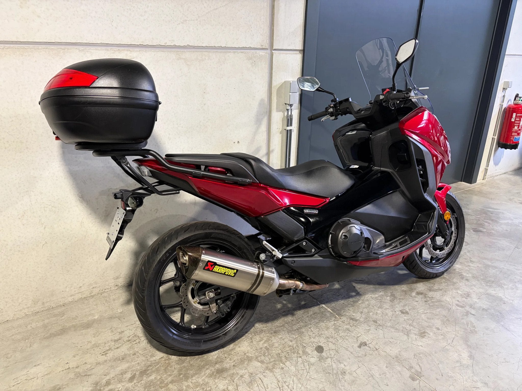 Honda Integra 750 luxe scooter/moto met Akrapovic en topcase, Entreprise, Scooter, 750 cm³