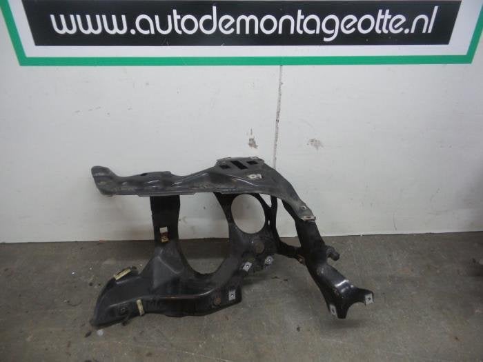 Cadre phare droit d'un BMW 7-Serie (7-Serie 02-), -, 3 mois de garantie, Utilisé, -