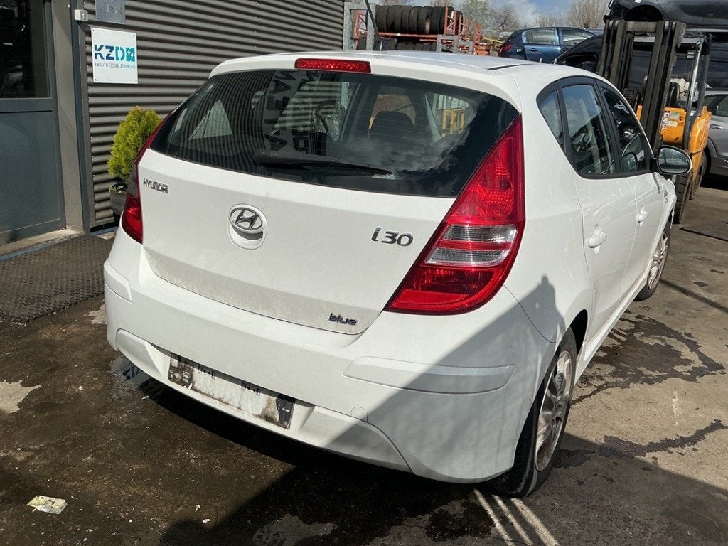 ETRIER DE FREIN ARRIÈRE DROIT Hyundai i30 Crosswagon (WWH), Hyundai Motor Deutschland GmbH, Kaiserleipromenade 5
63067  Offenbach am Main, DE