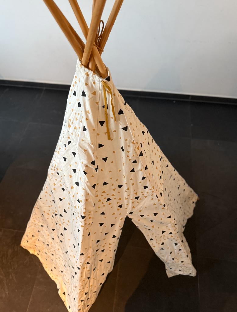 Tipi speeltent Nobodinoz, Ophalen