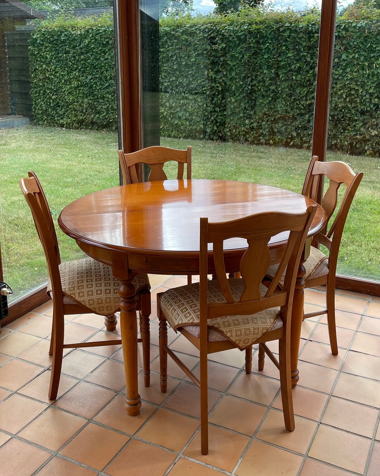 Table ronde ou ovale avec rallonge + 4 chaises en merisier, Enlèvement, Utilisé, Merisier, 4 à 6 chaises