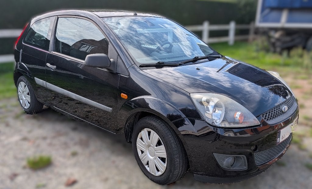 Te koop voor export - Ford Fiesta 1.3 Benzine – 162.175 km, 1299 cc, Stof, 4 cilinders, Zwart