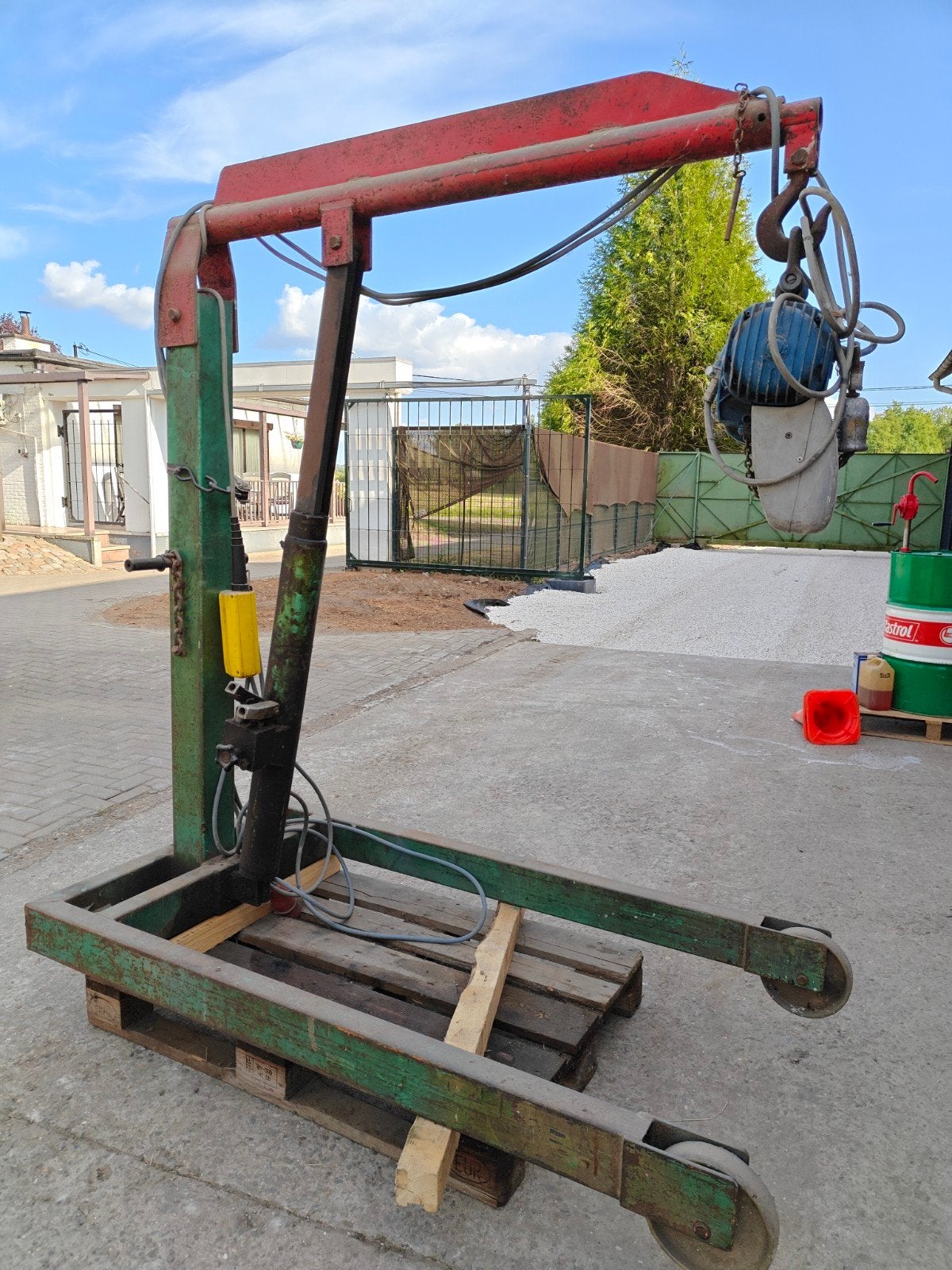 Girafe lourde avec treuil Demag 250 kg, Bricolage & Construction, Treuils et Palans, Enlèvement, Utilisé, Électrique