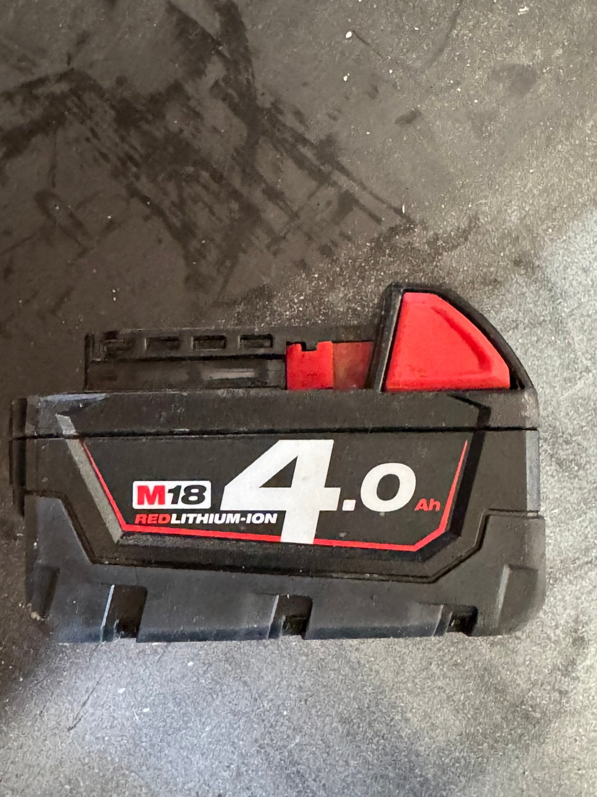 Betterie Milwaukee m18 4ah, Bricolage & Construction, Enlèvement, Comme neuf