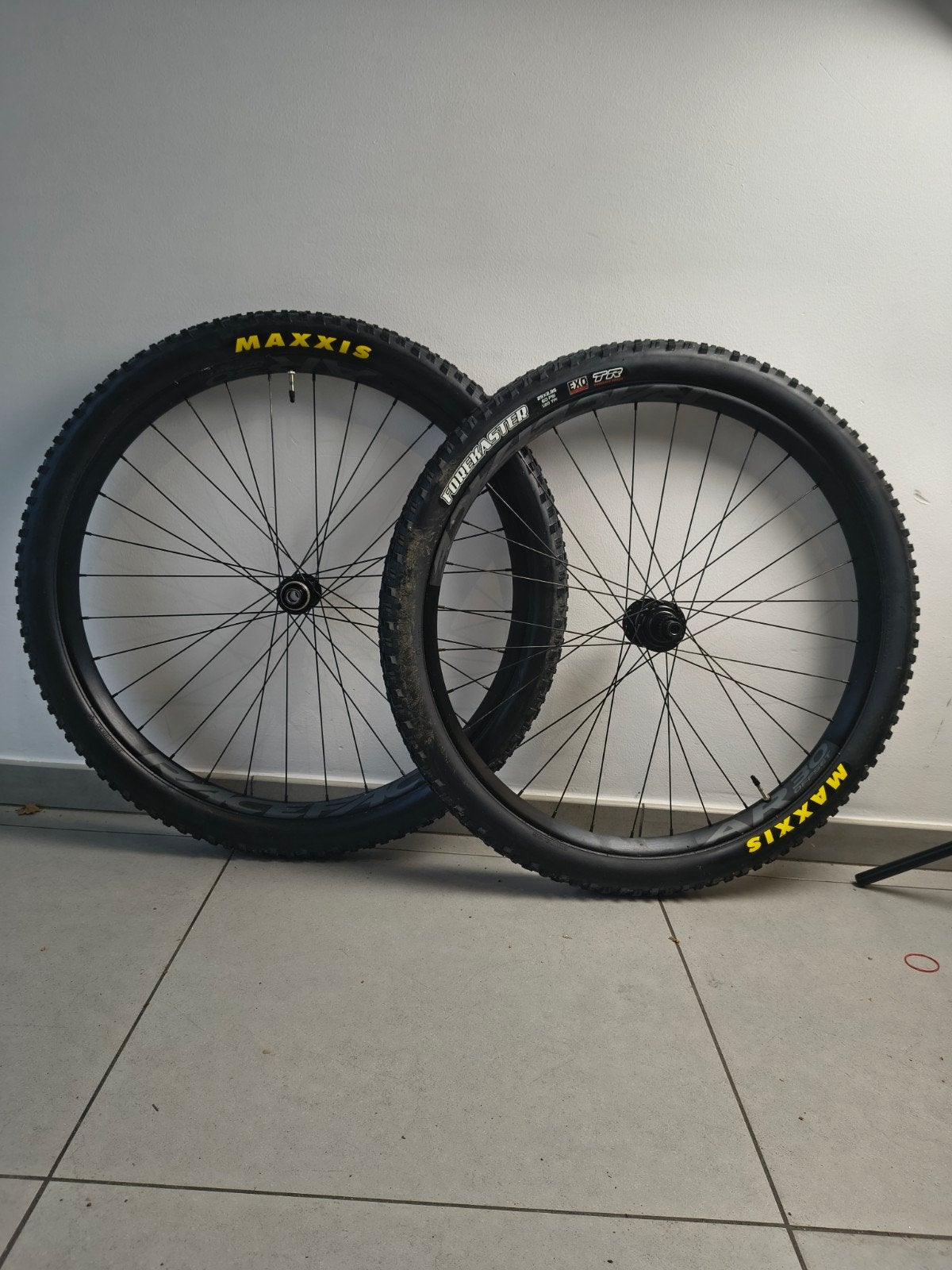 Race Face AR 30 (Boost) Wielset met Maxxis Banden – NIEUW, Fietsen en Brommers, Fietsonderdelen, Nieuw, Aluminium, Mountainbike