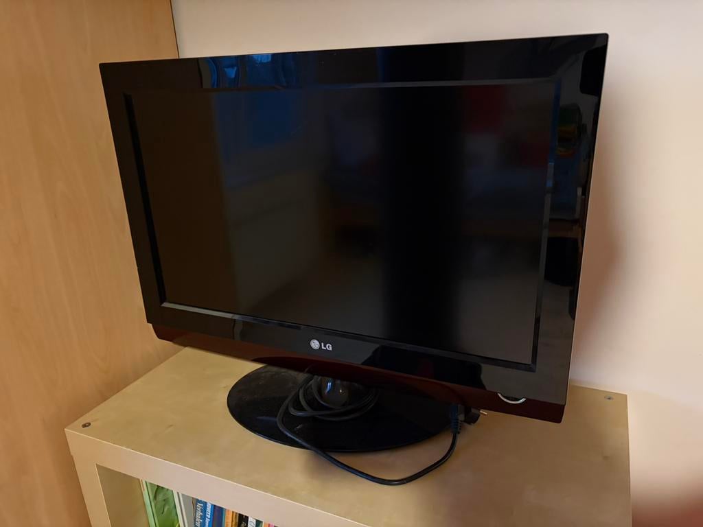Tv met ingebouwde DVD speler - 26 inch, 66cm beeldscherm, Audio, Tv en Foto, Ophalen, Gebruikt, 60 tot 80 cm, LG