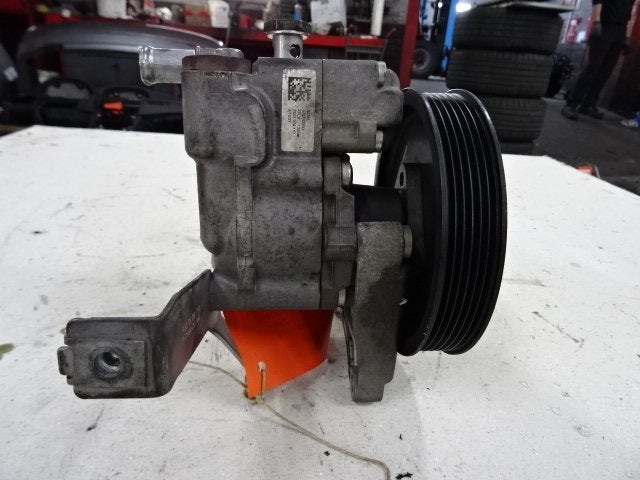 STUURBEKRACHTIGINGSPOMP BMW 5 serie (E60) (678148603), Gebruikt, BMW