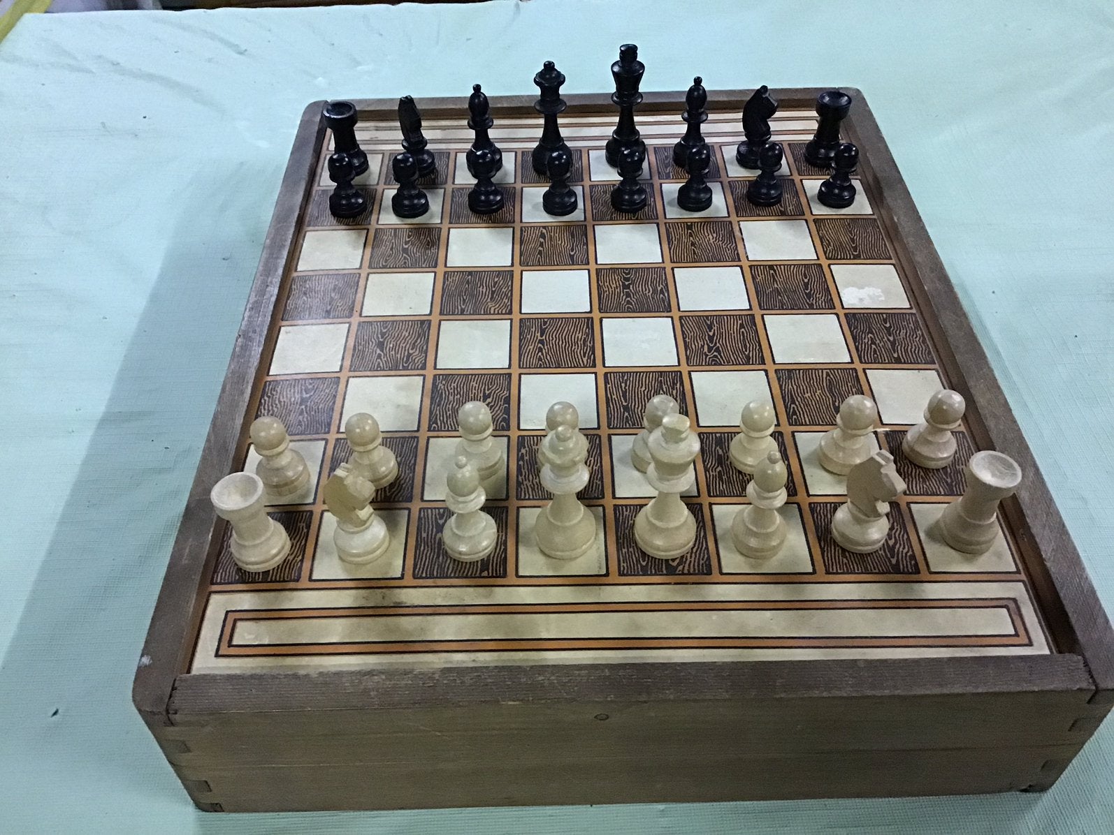Schaakspel en backgammon., Hobby en Vrije tijd, Gezelschapsspellen | Bordspellen, Ophalen of Verzenden, Zo goed als nieuw