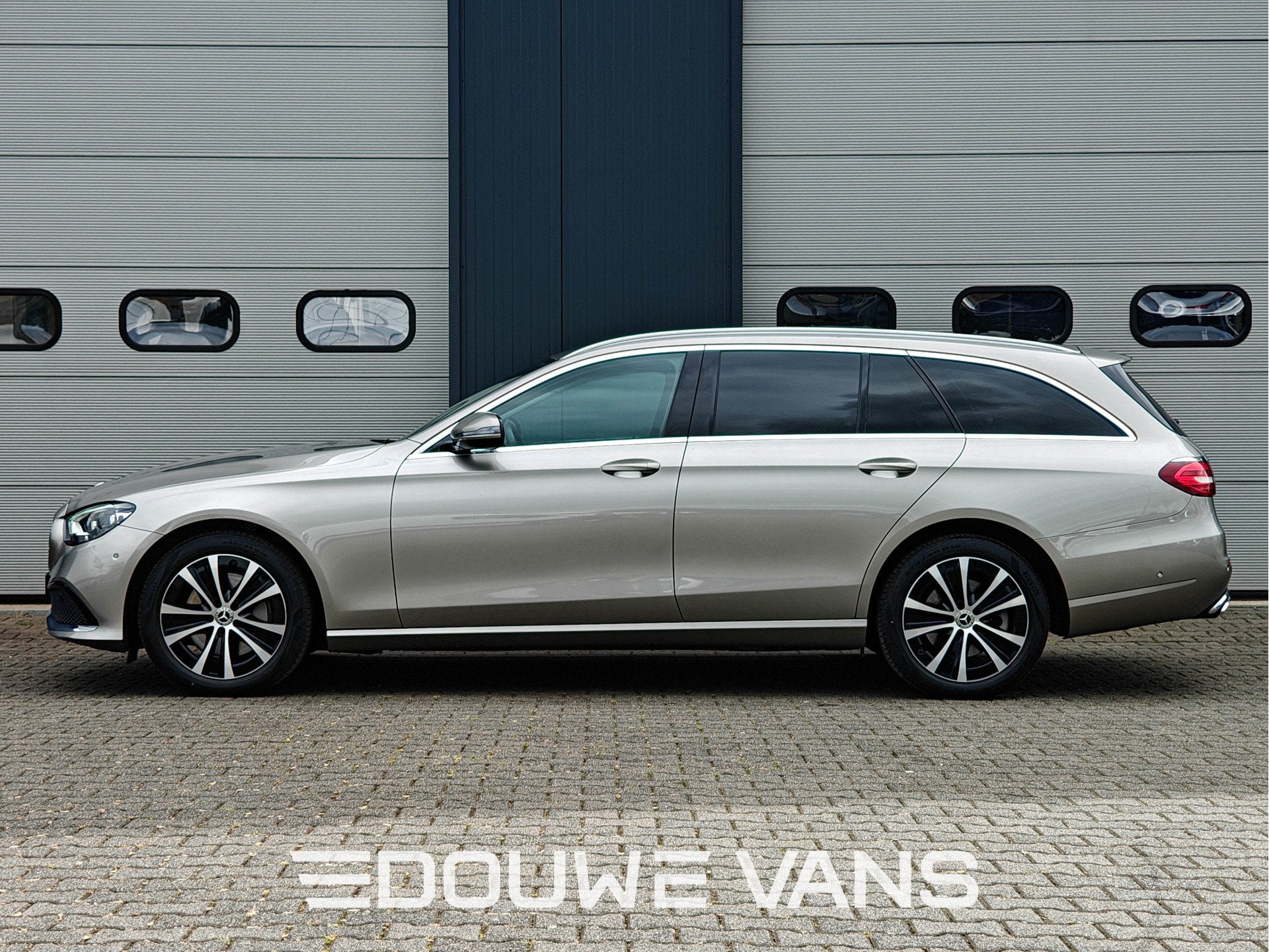 Mercedes-Benz E-Klasse 300e Burmester Trekhaak Avantgarde Sc, Automaat, Zwart, 4 cilinders, Leder en Stof