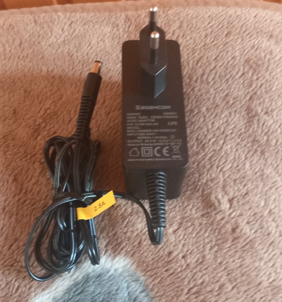 Voedingsadapter 12V / 2,5A / 30W, Ophalen, Nieuw