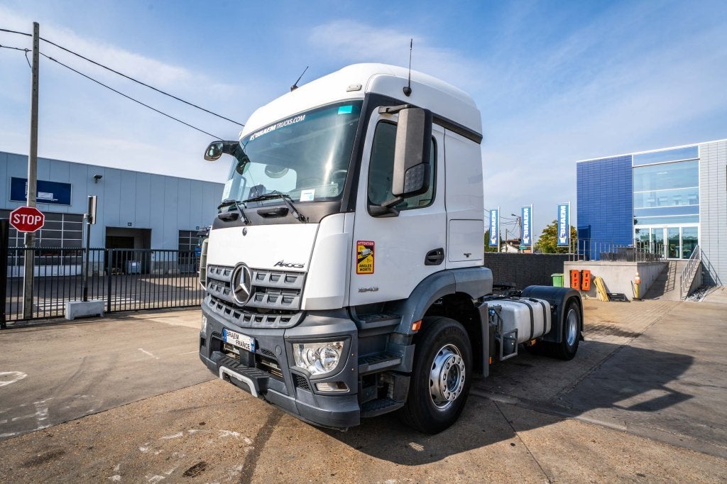 Mercedes-Benz AROCS 1843 LS ( NO ACTROS) (bj 2016), Auto's, Vrachtwagens, Automaat, Achterwielaandrijving, Euro 6, Wit