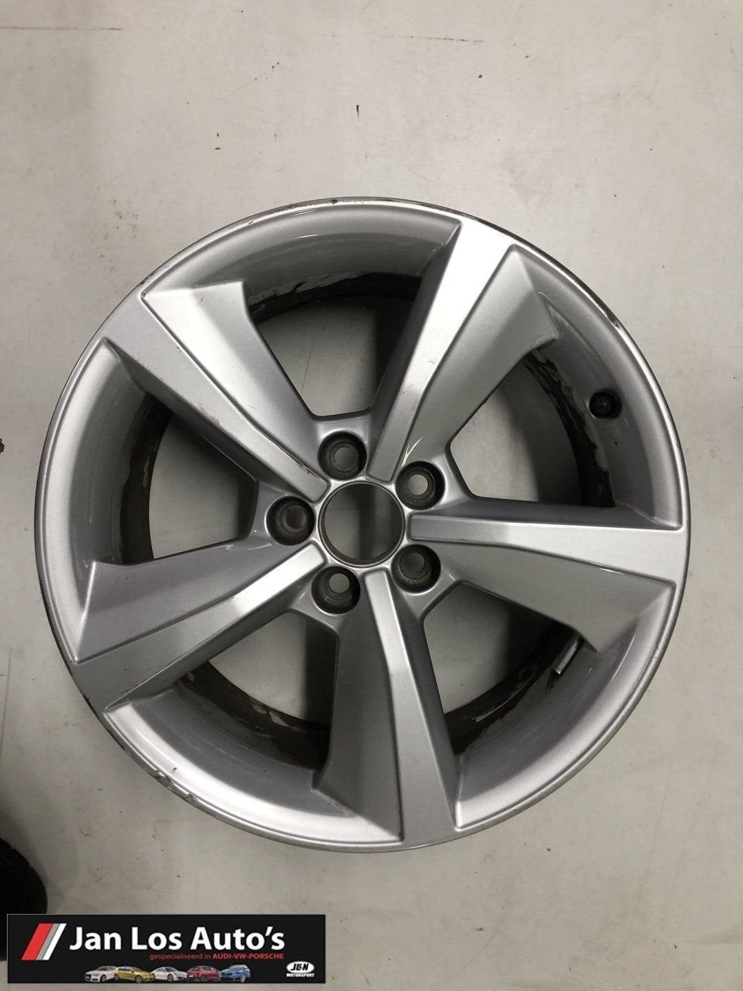 Audi A1 8X velg 7x16 et34 8xa 601 025e, Véhicule de tourisme, -, Pneu(s), Utilisé