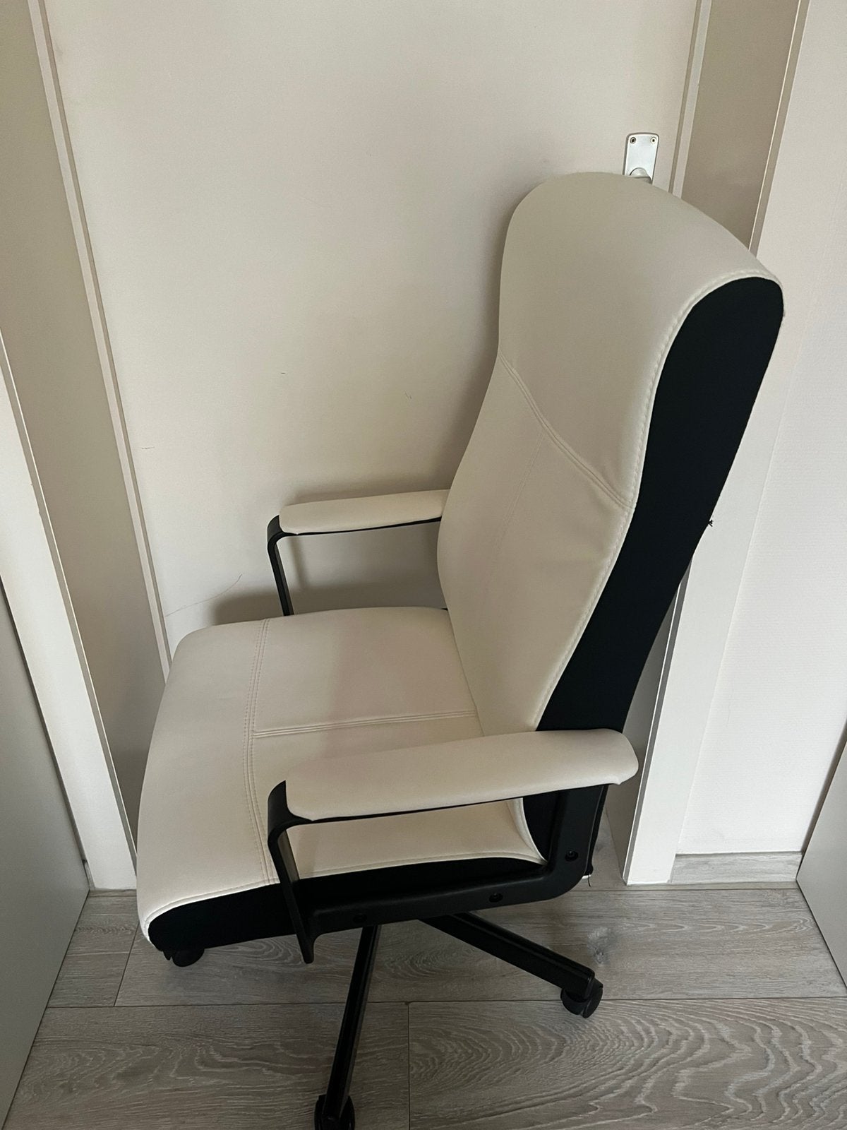 Chaise bureau IKEA millberget, Enlèvement, Comme neuf, Blanc, Chaise de bureau
