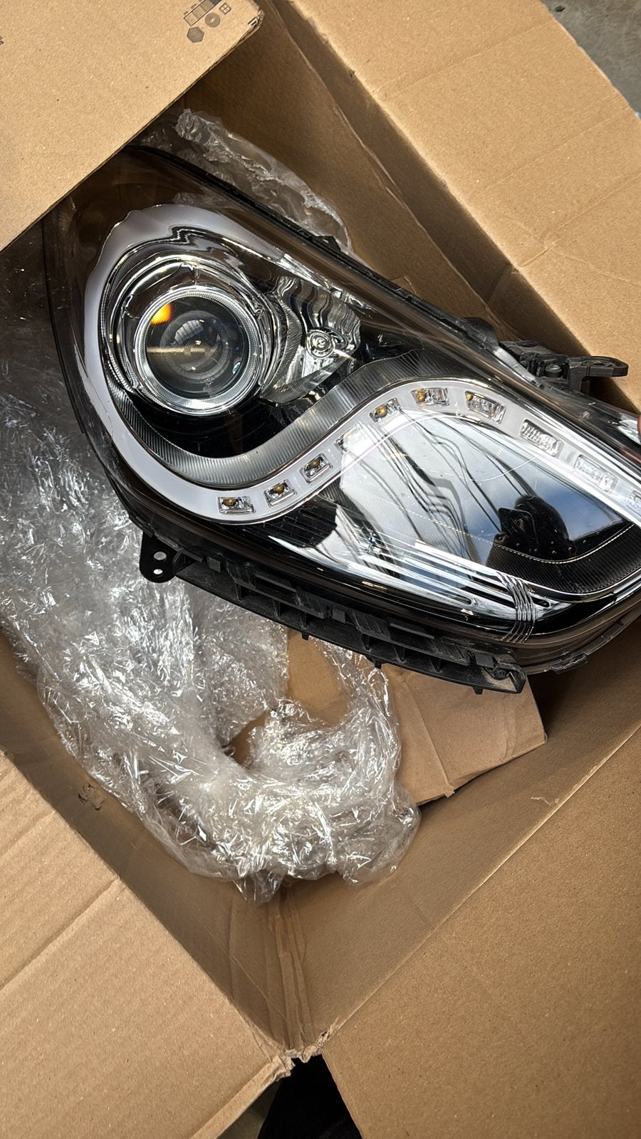 Projecteur droit hyundai i40, Enlèvement, Utilisé