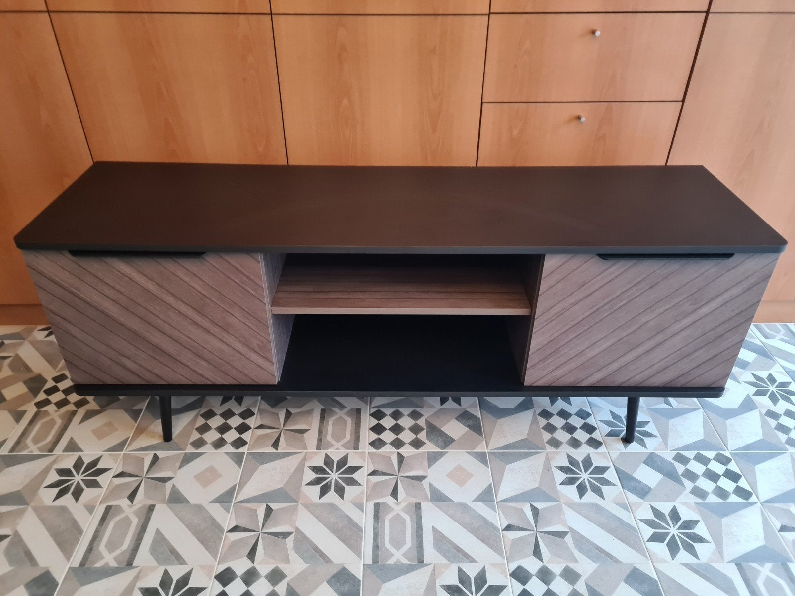 Mooie Tv kast bruin/zwart prima staat, Huis en Inrichting, Ophalen