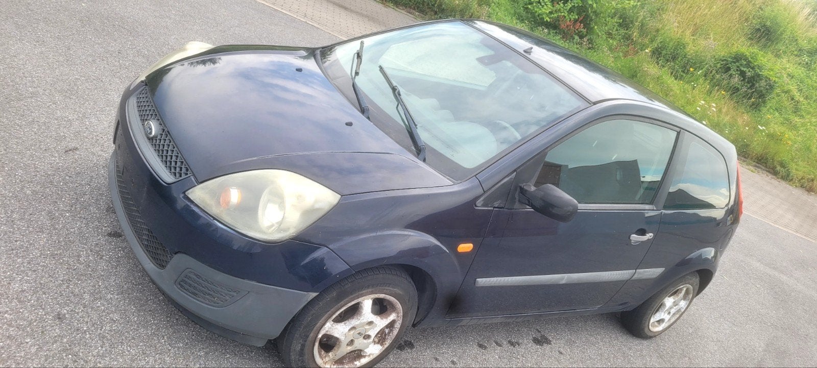 FORD FIESTA 06+UTILITAIRE+1.4DI+CTOK+FEUILLE ROSE À 1199E, Autos, Achat, Entreprise, Boîte manuelle, Radio