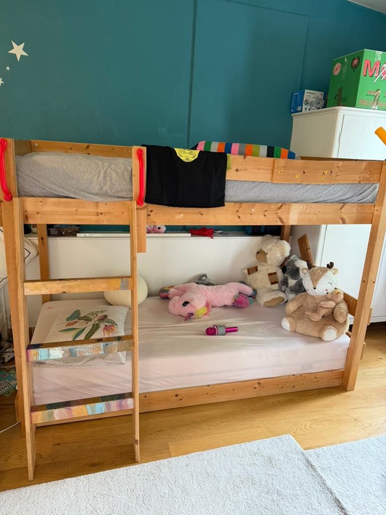Lit superposé enfant en pin massif — 150 €, Kinderen en Baby's, Kinderkamer | Stapelbedden en Hoogslapers, Gebruikt, Stapelbed