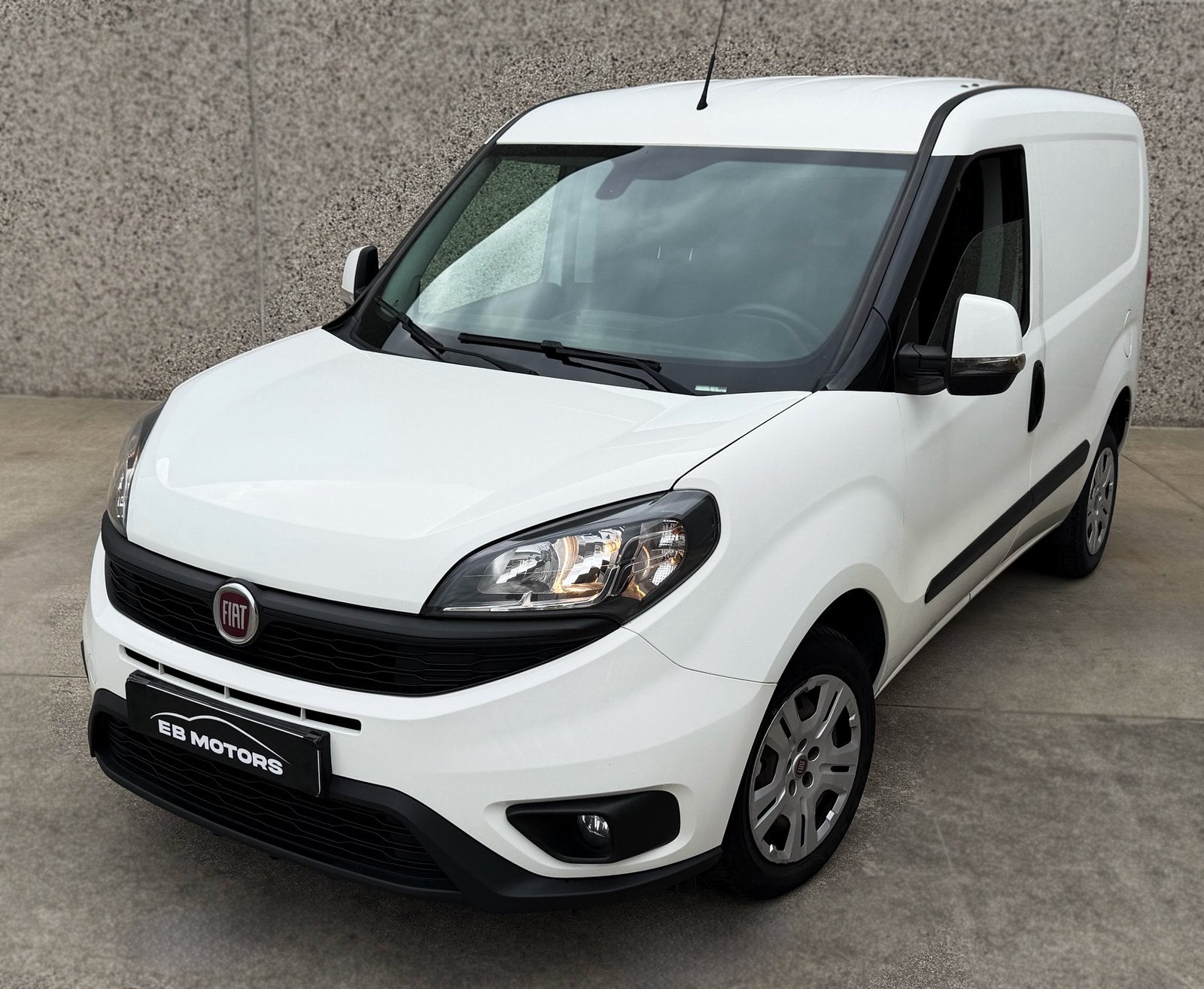 Fiat doblo 3-zit - incl. BTW!, Autos, Fiat, Entreprise, Doblo, Caméra de recul, Phares directionnels, Régulateur de distance, Airbags