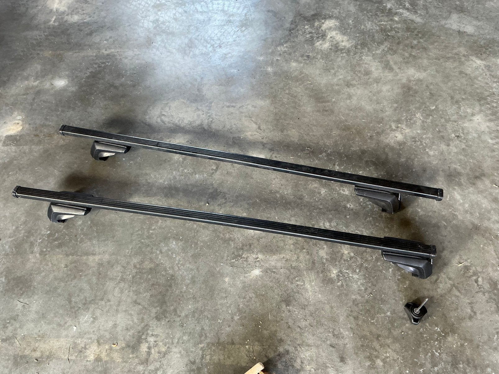 Thule squarebar Evo 127cm, Enlèvement, Comme neuf