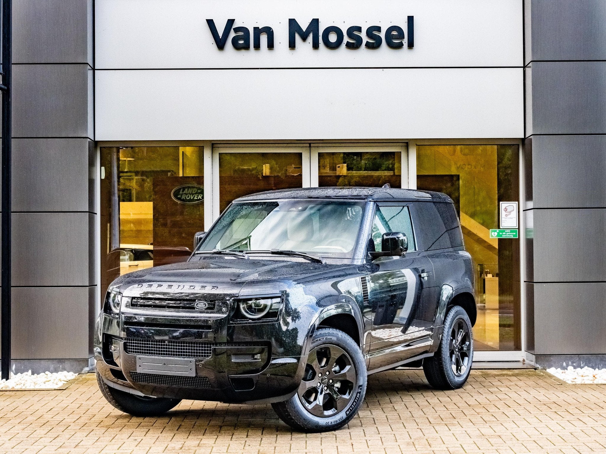 Land Rover Defender 90 D200 X-Dynamic SE MY26 (automatique), Achat, Entreprise, 200 ch, https://public.car-pass.be/vhr/bb129556-a356-4be2-860f-5ba2f05df012