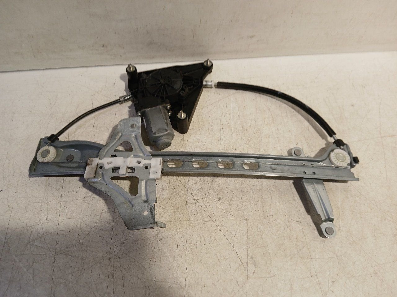 Raammechaniek elektrisch links voor Citroën C1, Onderdelen@venauto.nl, Van der Ven Autorecycling B.V., Gebruikt, Ettenseweg 76, 4706 PB Roosendaal, The Netherlands