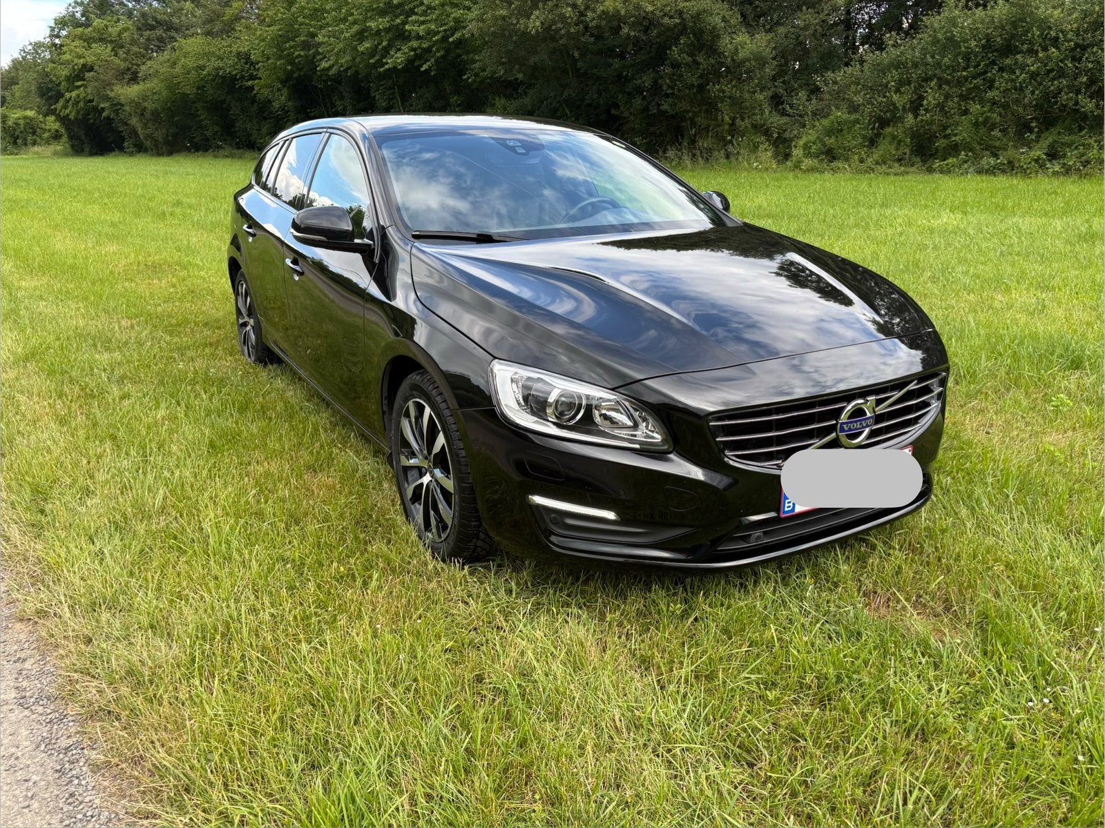 Volvo V60 D2 Black Edition Diesel 120pk 06/2018 Euro 6B., Auto's, Volvo, Voorwielaandrijving, 4 cilinders, Zwart, Leder