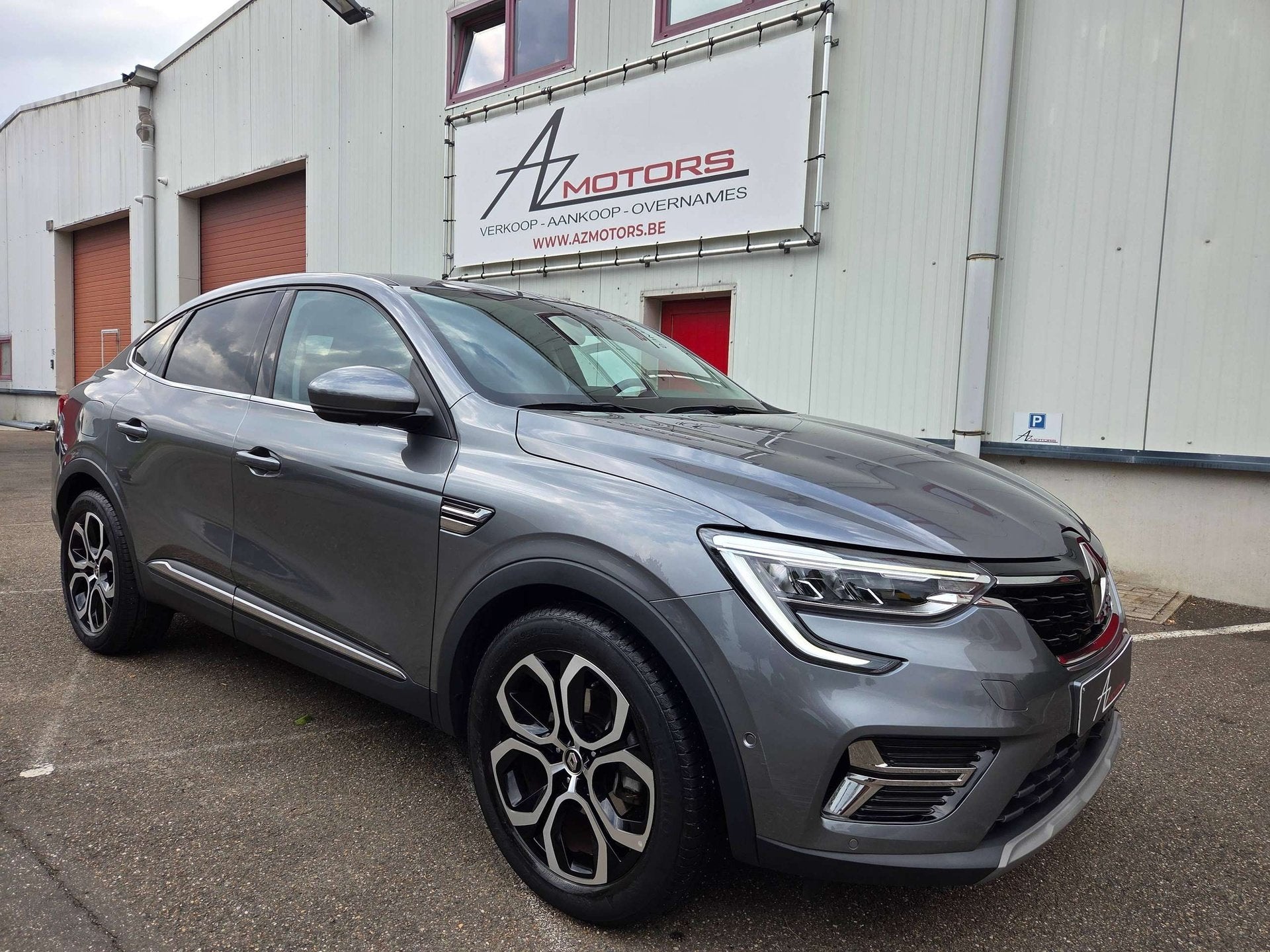 Renault Arkana E-TECH 1.6i Leder/Carplay/Keyless/Trekhaak/Ad, Auto's, Renault, Automaat, Arkana, Gebruikt, 4 cilinders