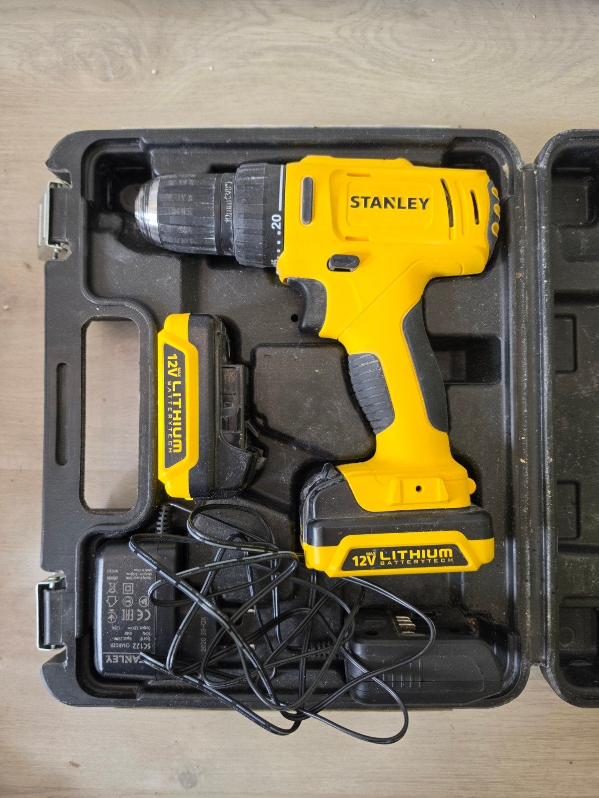 Perceuse-visseuse sans fil Stanley SCD12, Enlèvement