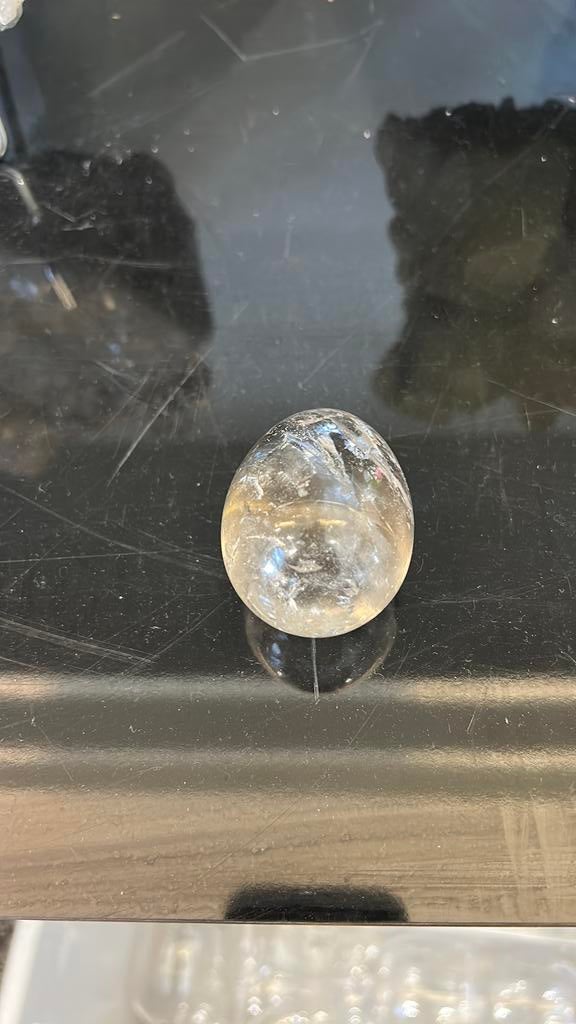 Ei in bergkristal, Verzamelen, Ophalen of Verzenden, Mineraal