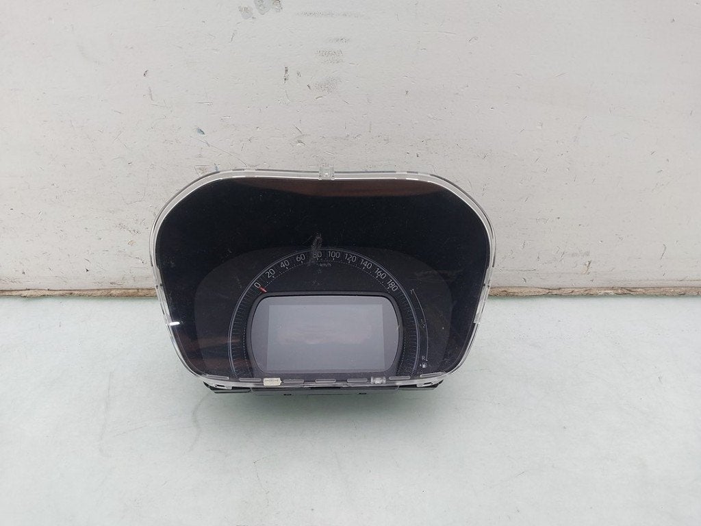INSTRUMENTS DE BORD Toyota Aygo X (|838000H690|838000H691|), Kundenbetreuung@toyota.de, Toyota, Utilisé, Toyota-Allee 2
50858  Köln, DE