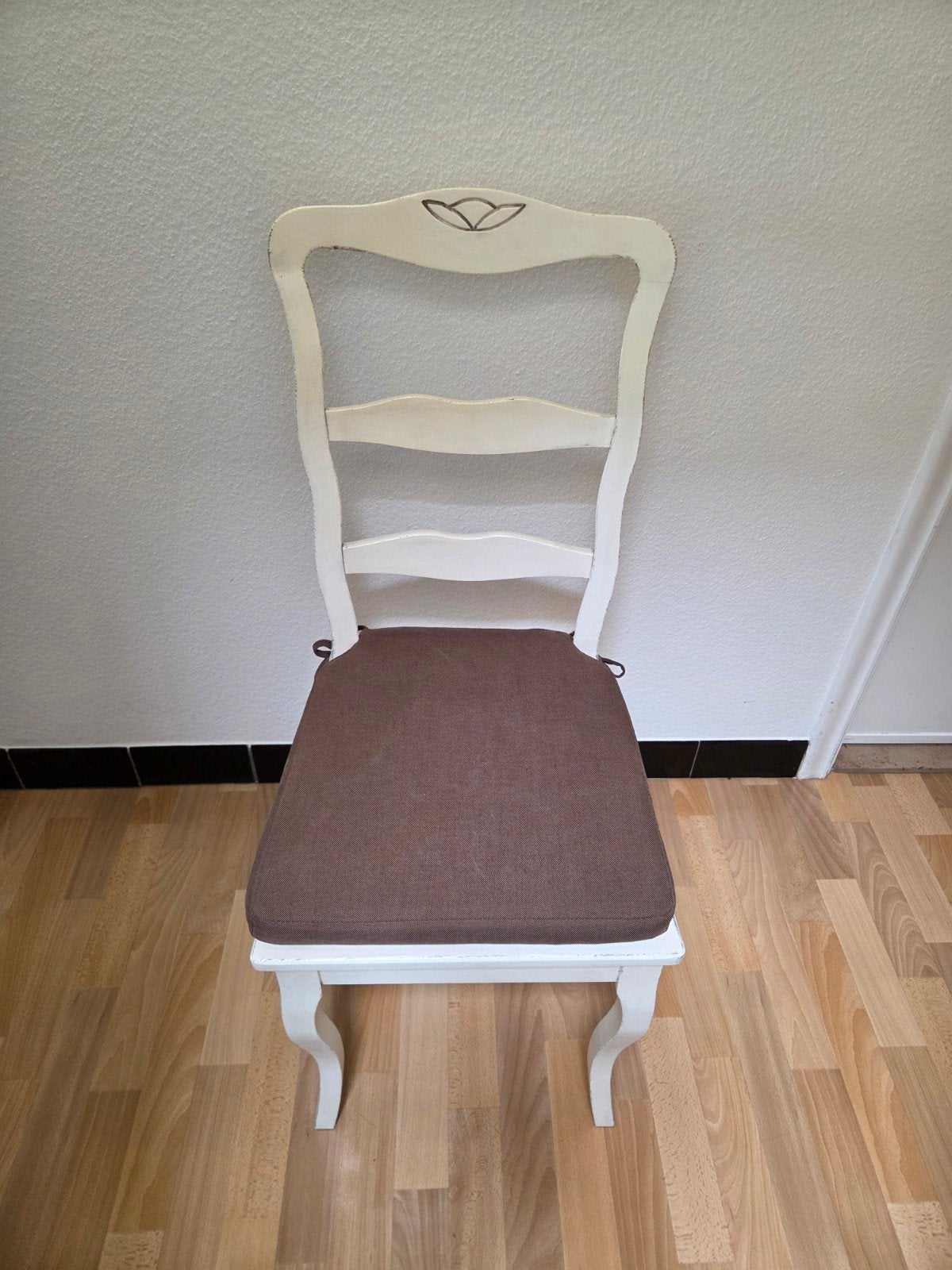 Chaise de chambre, Enlèvement