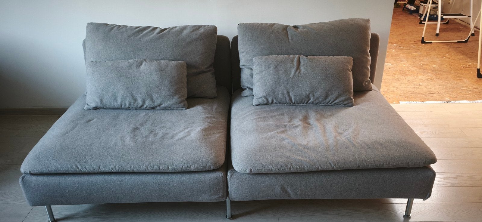 Canapé 2 places+ pouf SÖDERHAMN

Gris clair, Enlèvement