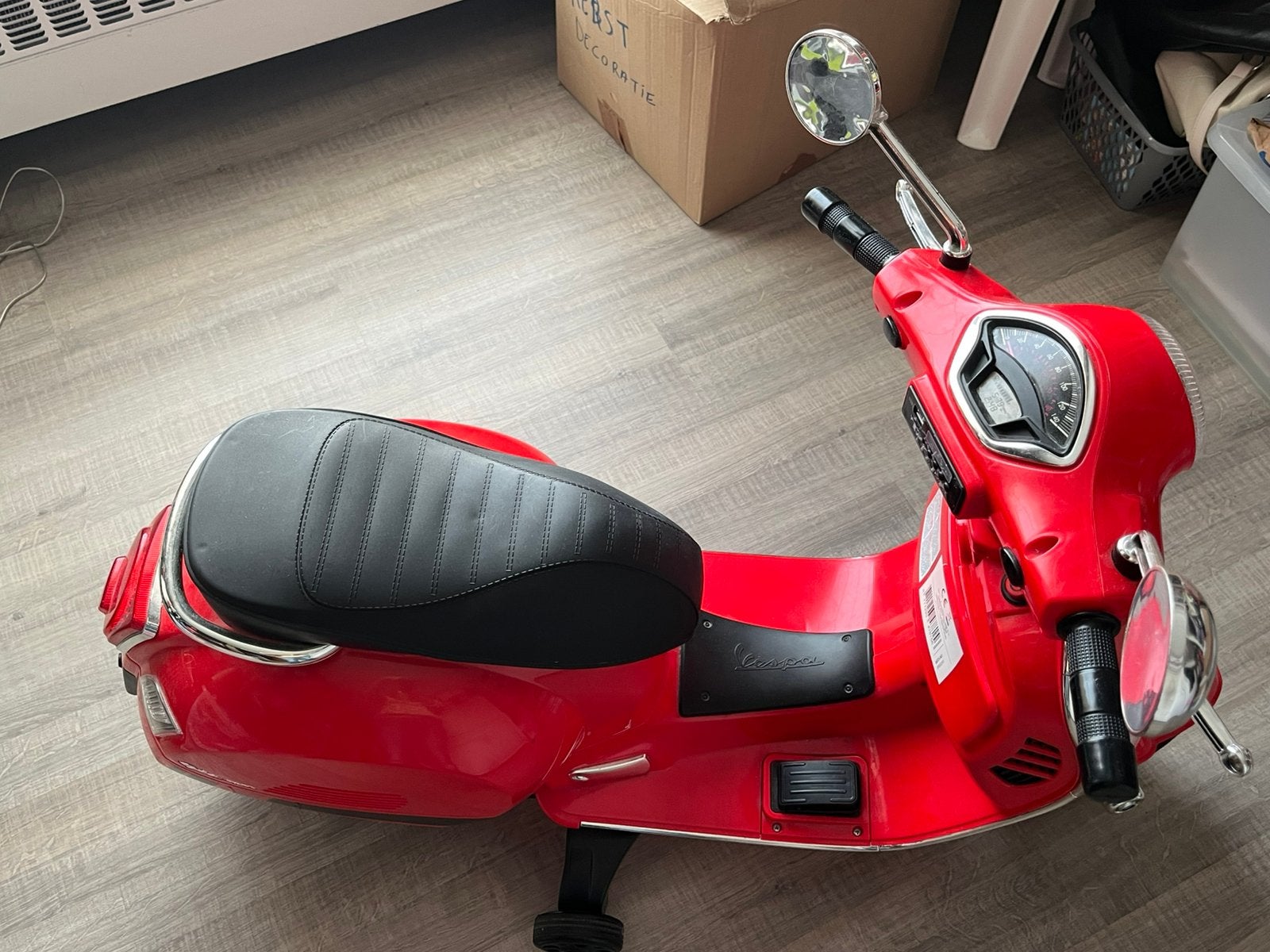 Trottinette électrique Vespa pour enfants rouge, Comme neuf