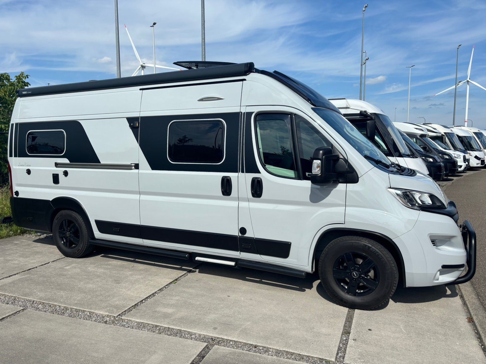 Adria Twin Supreme 640 SLB  expeditie grijs, 165 pk, Caravans en Kamperen, Mobilhomes, Chemisch toilet, Buscamper of Camperbus