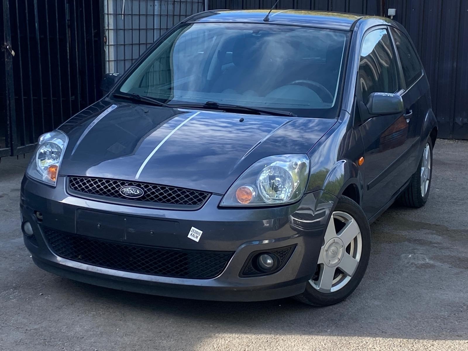 FORD FIESTA 1.4 essence  2007 cliamatisation  PETIT PRIX ***, Autos, Ford, Alarme, Achat, Entreprise, Boîte manuelle