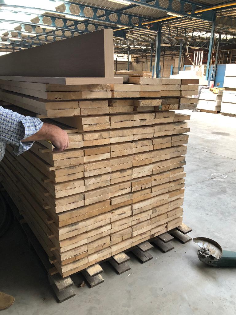 Te koop planken green hout, Doe-het-zelf en Bouw, Hout en Planken, Zo goed als nieuw, Plank, Grenen, 200 tot 250 cm, 25 tot 50 mm
