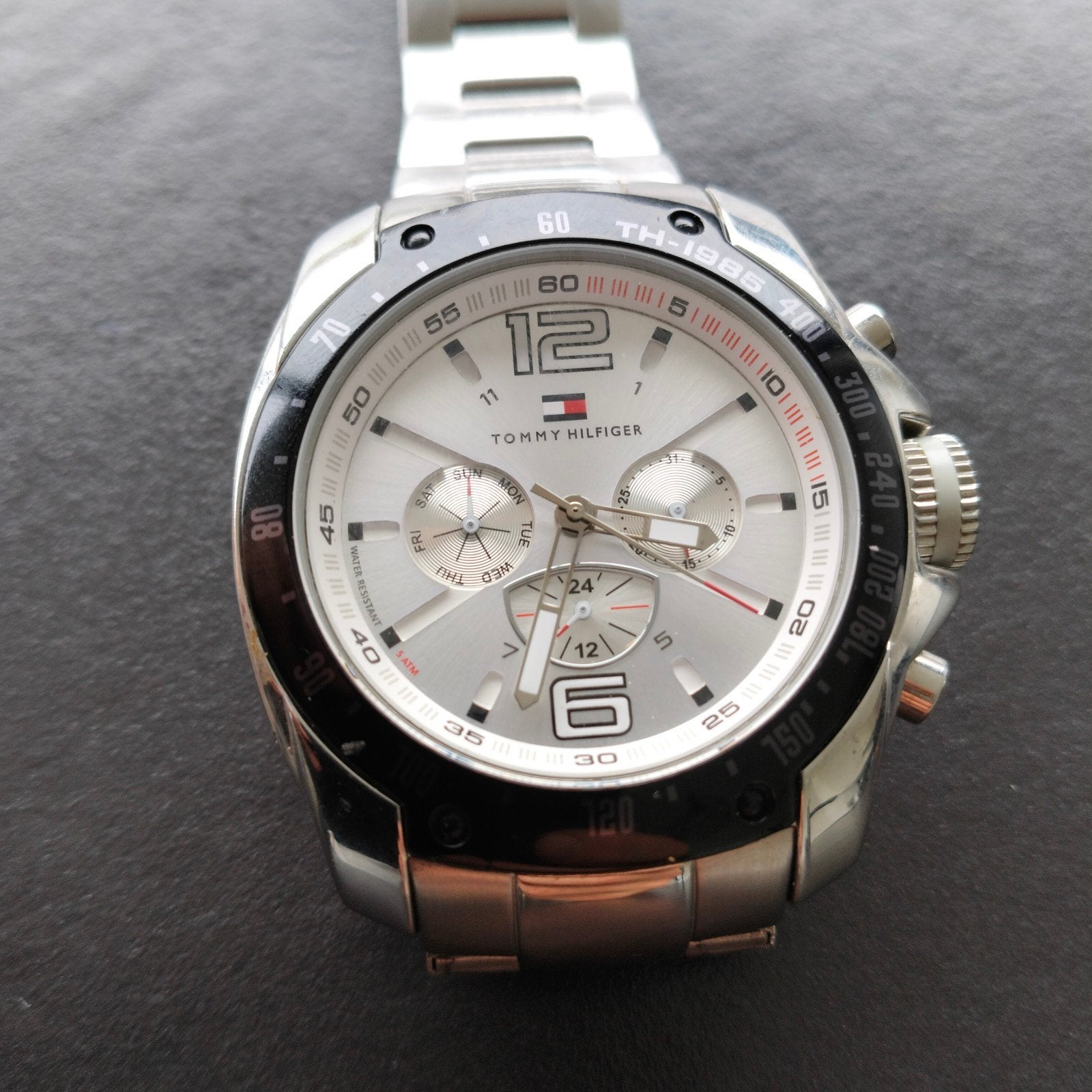 Tommy Hilfiger horloge man, Bijoux, Sacs & Beauté, Montre-bracelet, Autres marques, Avec chaîne, Enlèvement