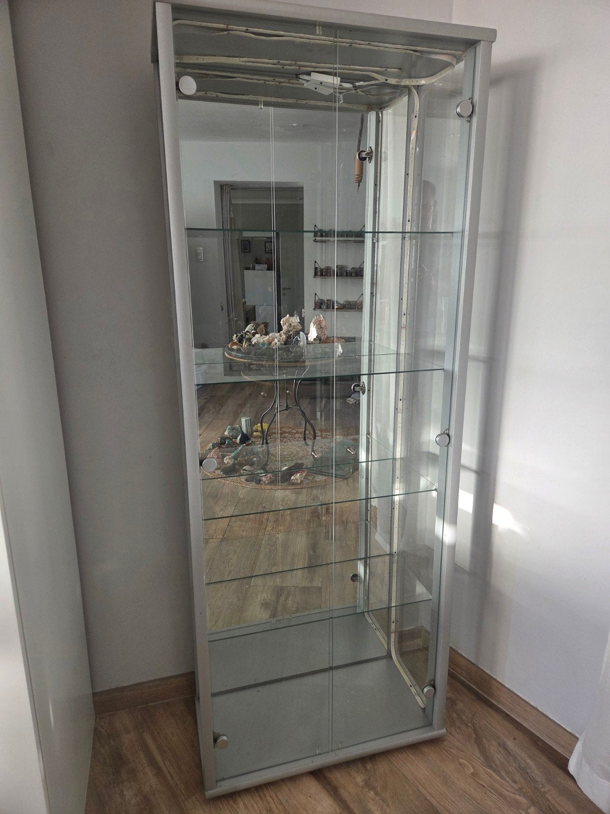 Vitrine en verre (4 tablettes), 25 à 50 cm, Avec tablette(s), Verre, Utilisé