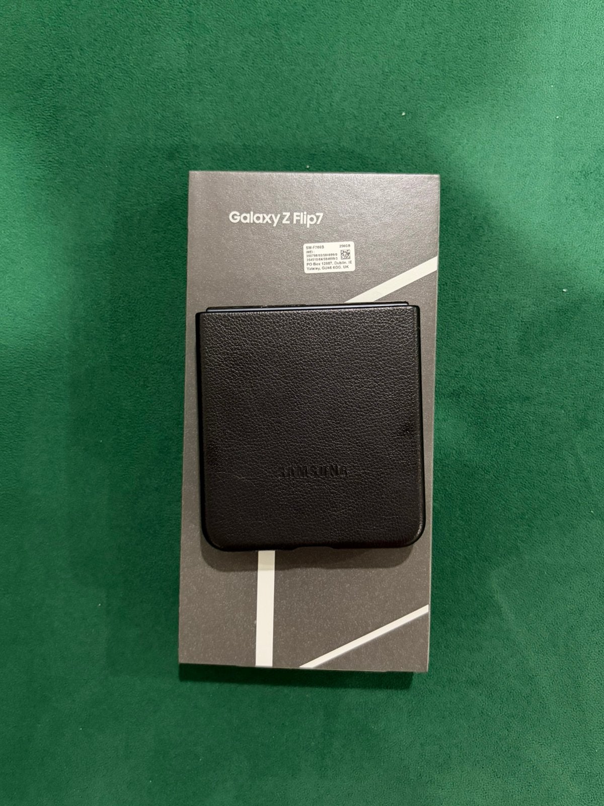 Samsung Galaxy Z Flip7 2 ans de garantie Flip 7, Télécoms, 10 mégapixels ou plus, Comme neuf, Enlèvement, Sans simlock
