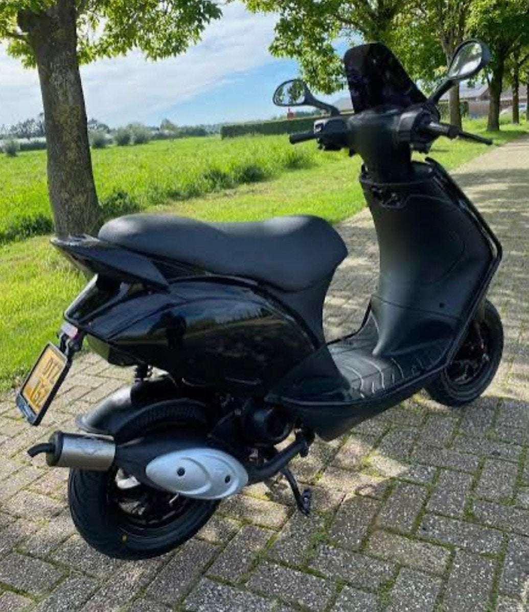 IK ZOEK BOOSTER OF ZIP 2t A KLASSE ZO ORGI MOGELIJK, Vélos & Vélomoteurs, Enlèvement ou Envoi, Comme neuf, Zip