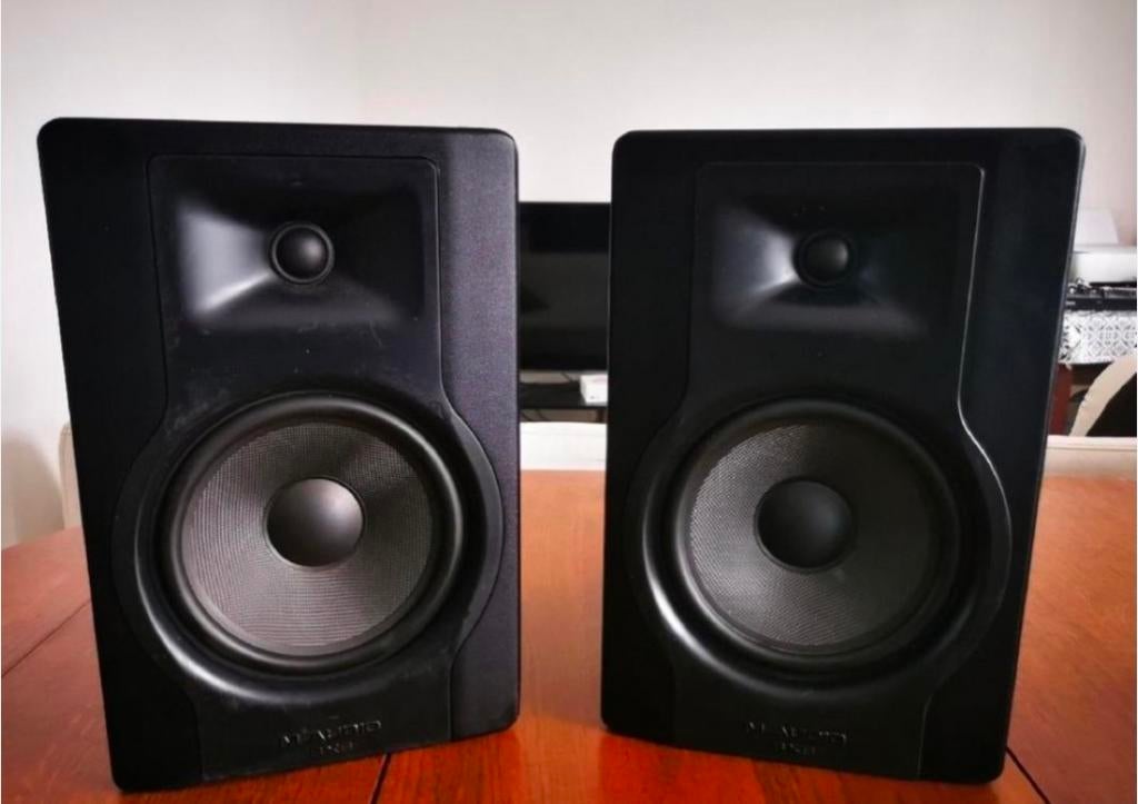 2x M audio BX8 d3 + supports en parfait état, Autres marques, Ensemble surround complet, Comme neuf, Enlèvement