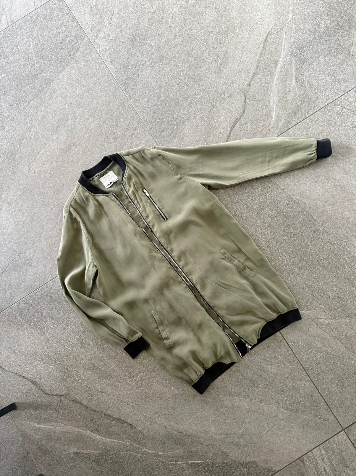 Veste bomber longue kaki de Bershka en taille L, Enlèvement ou Envoi, Comme neuf, Vert